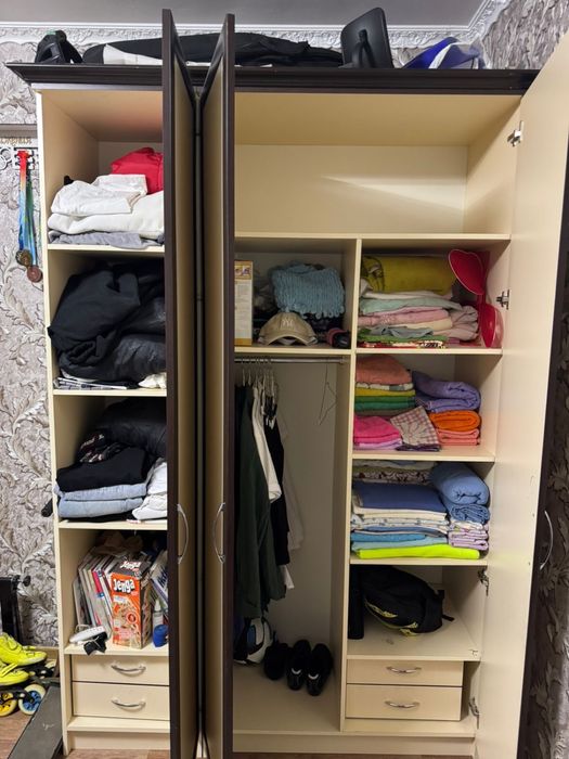 шкаф для вещей.