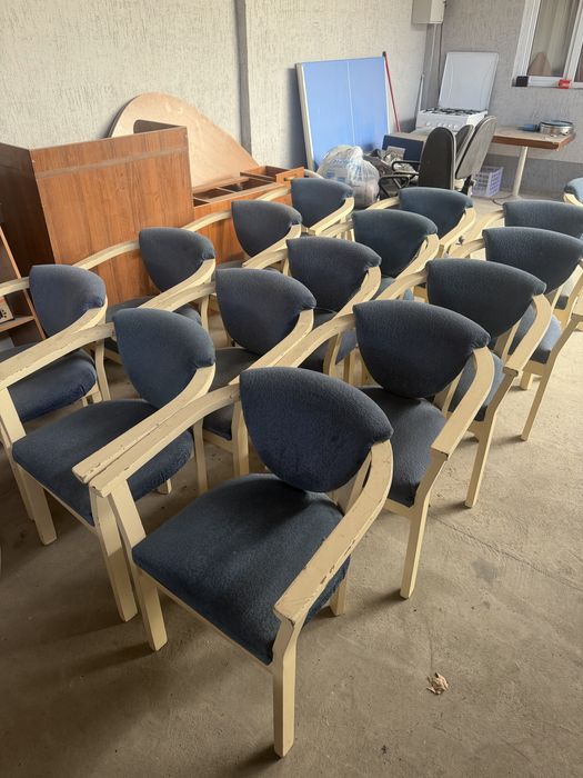 Продам стулья срочно