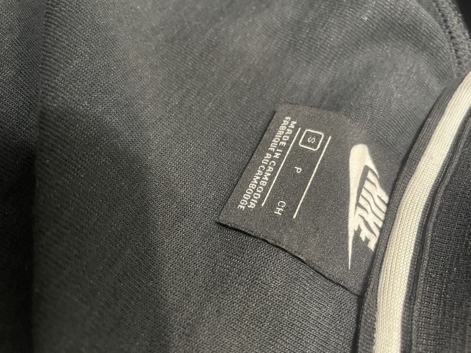 Продам кофту Nike оригинал размер S