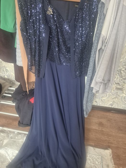 Продается вечернее платье