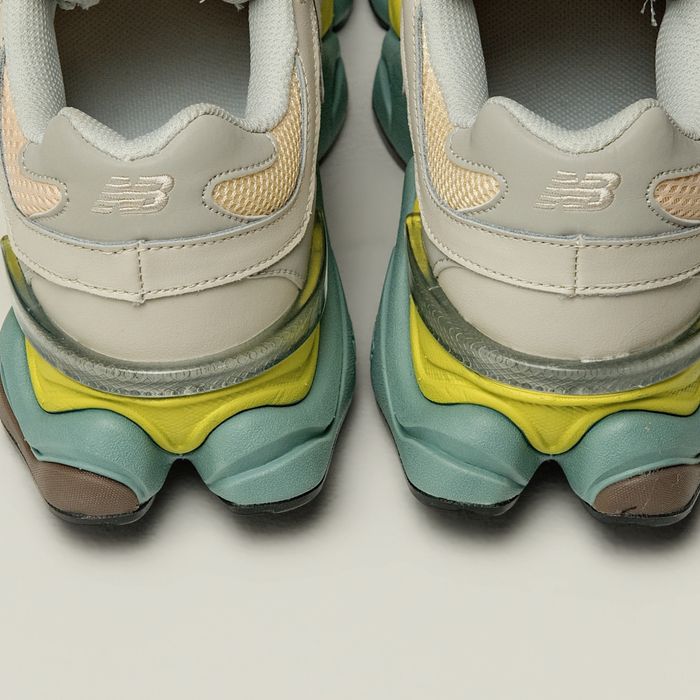 New Balance 9060 moonbeam