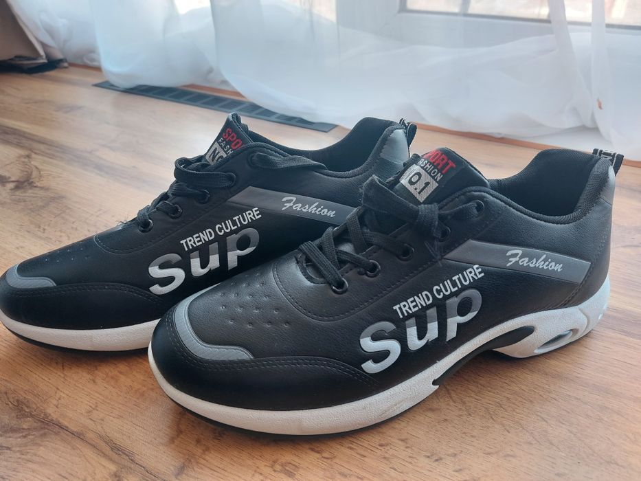 Продам  новые кроссовки