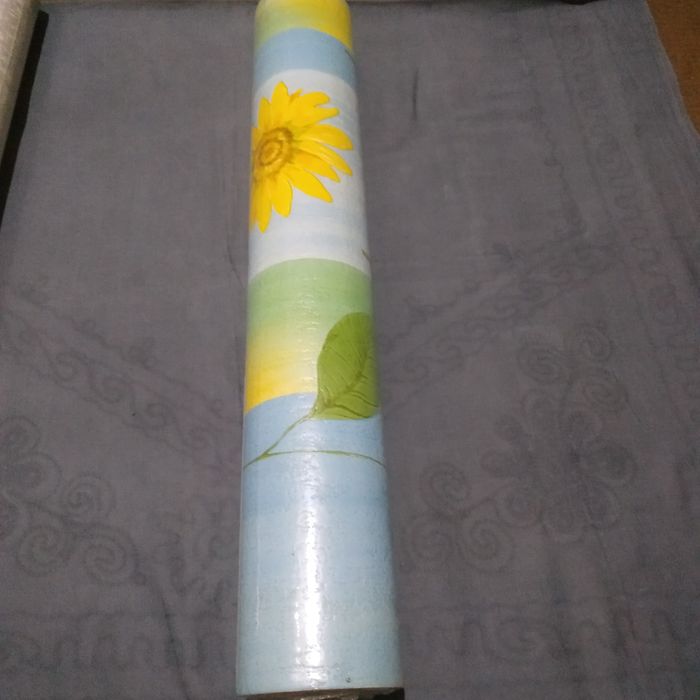 Продаются моющиеся обои.