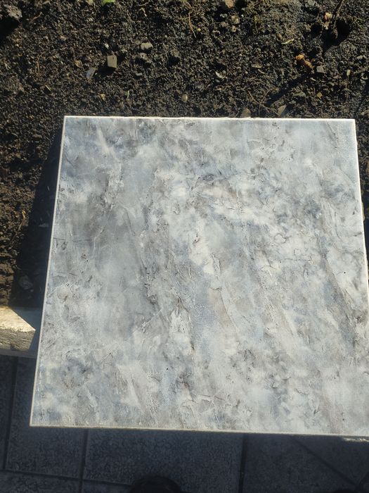 Продам плитку  бу