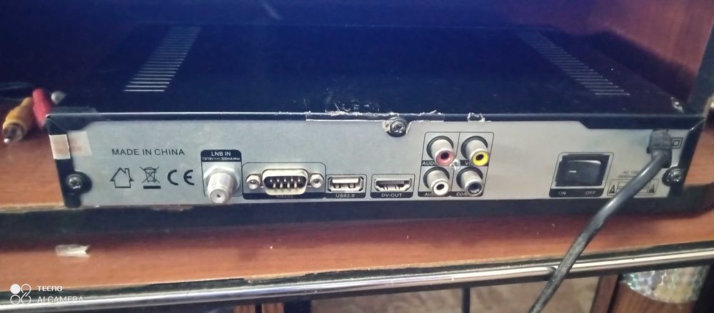 Продается тюнер с пультом