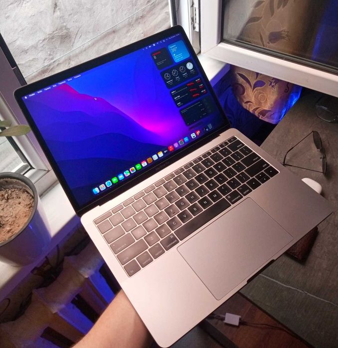 Apple MacBook PRO. Full Комплект. В отличном состояние.