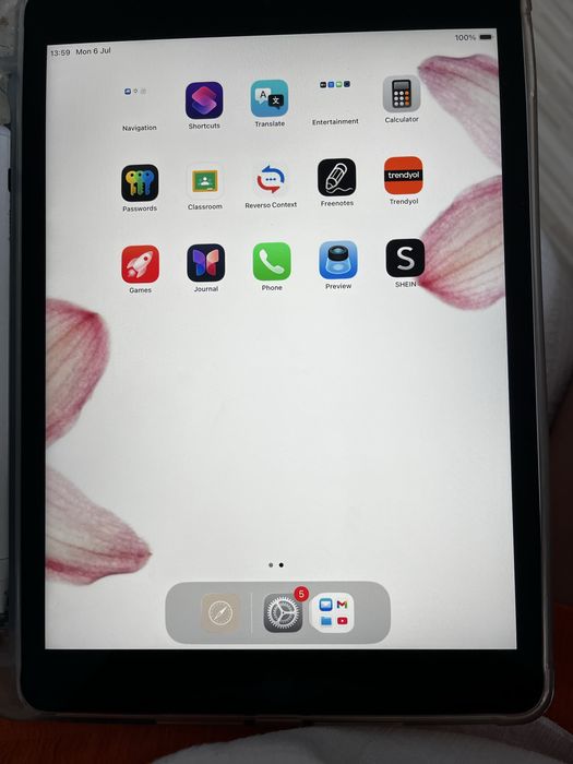 iPad 9th Gen 64GB Silver + Husă + Pen | Stare impecabilă | Foarte puțin folosit