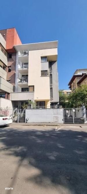 Apartament 3 camere cu vedere directă spre Arcul de Triumf