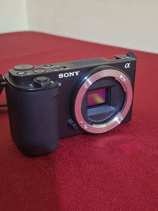 Sony ZV-E10 + 16-50mm | Гаранция до 01.2027 | Angelbird 64GB
