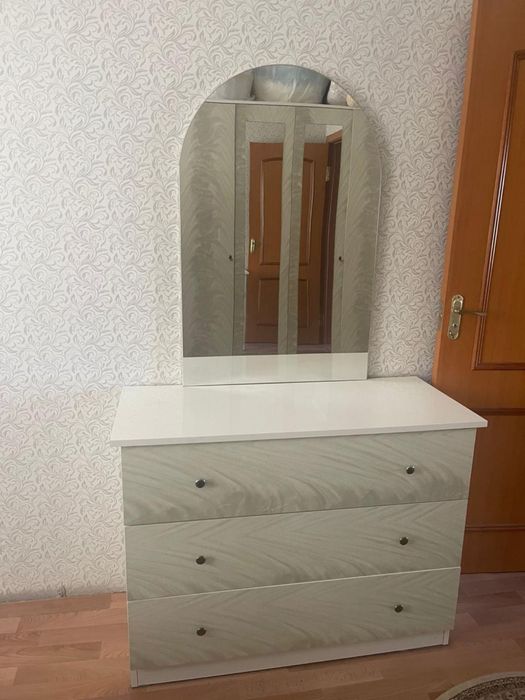 Спальний гарнитур