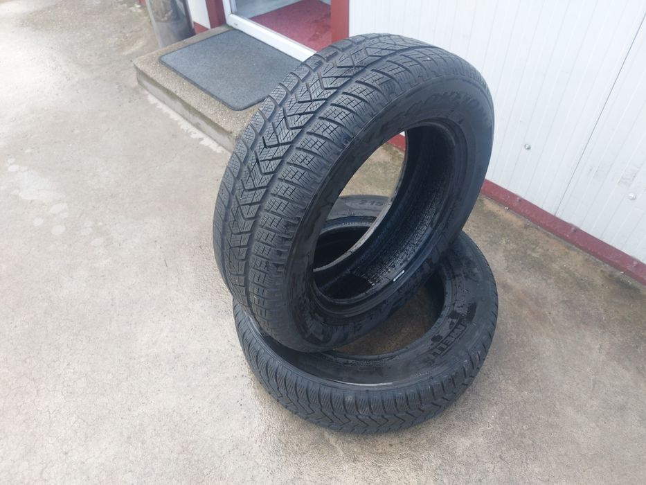 125 lei bucata! Doua anvelope M+S/IARNA 215 65 17 Pirelli