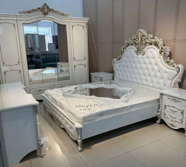 Спальный гарнитур