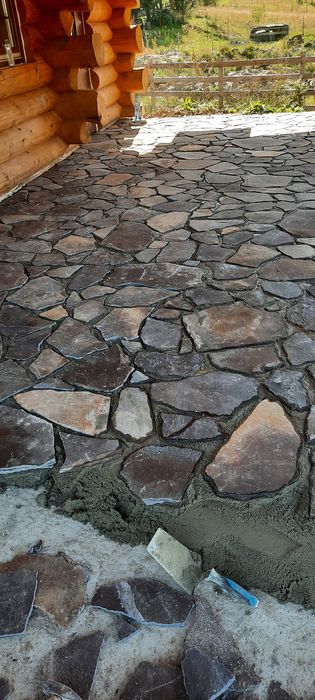 Piatră de munte montaj și transport oriunde în tara