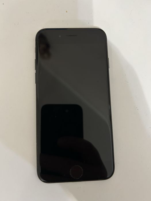 Продам iPhone 7 Айфон 128 Гб черный, в хорошем состоянии