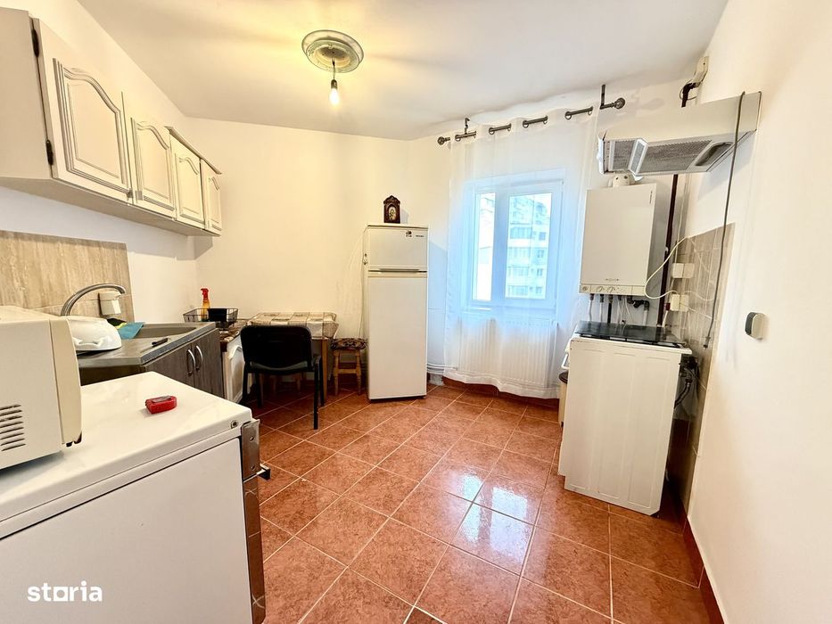 3 camere, et 2, bloc 1985, Milcov - Pompieri