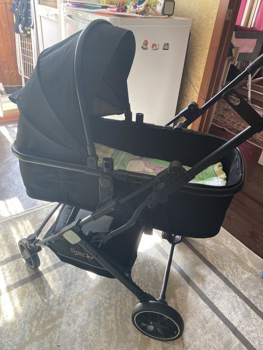 Продам прогулочную коляску детскую