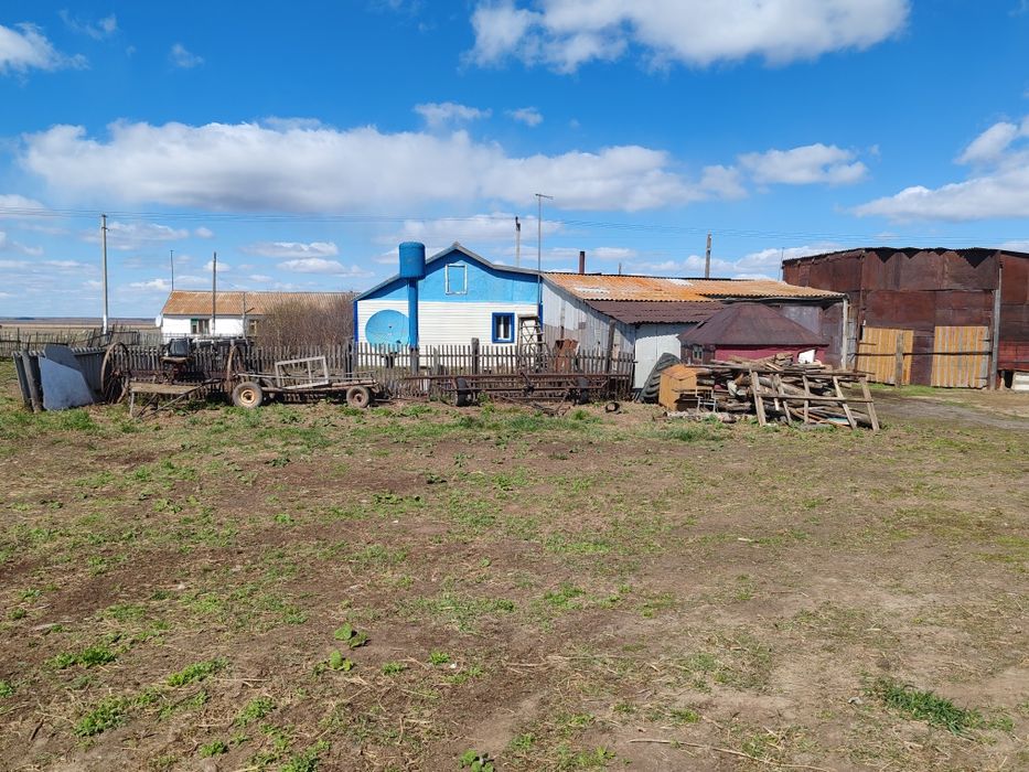 Срочно, продаётся дом, удобен для хозяйства,.