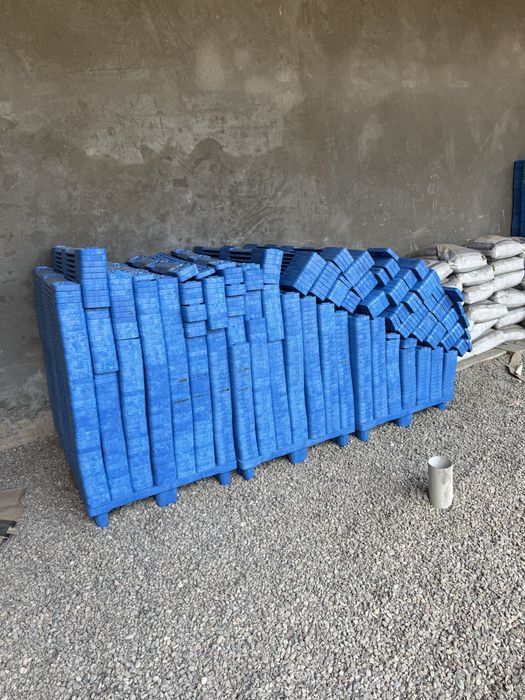 Импортные пластиковые европоддоны.