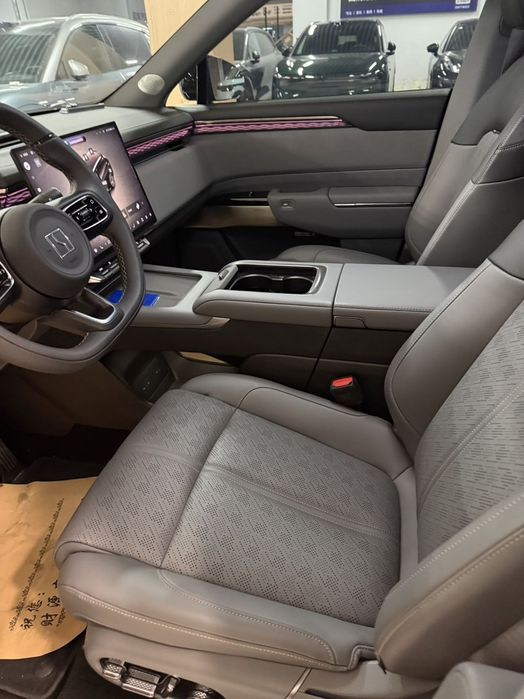 Zeekr 7x 2025, AWD 100kWh