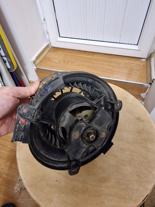 Моторчик печки Мерседес 124