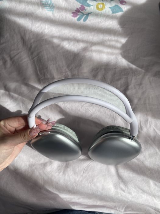 Casti wireless over-ear