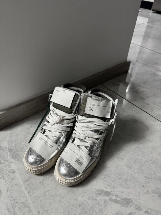 adidasi off white court 3.0