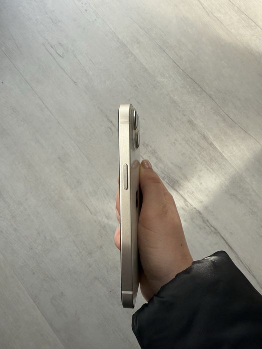 Продавам Iphone 14 128GB