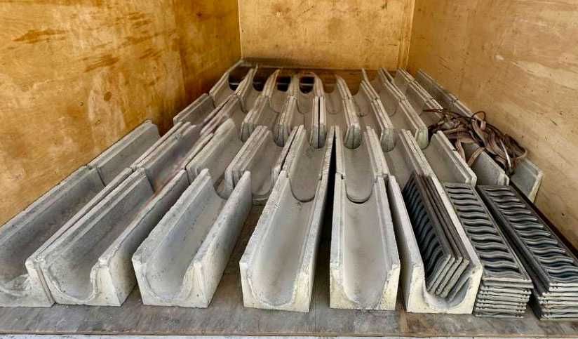 Лоток арычный с решеткой в наличии, лaток теплотрассы лотки