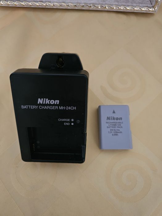 Nikon d5600+obiectiv 18-105+ geanta