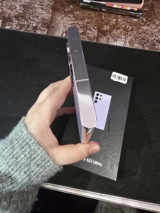 Vând Samsung S23 Ultra Lavandă
