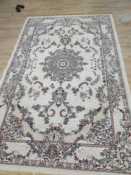 Продам ковёр для комнаты