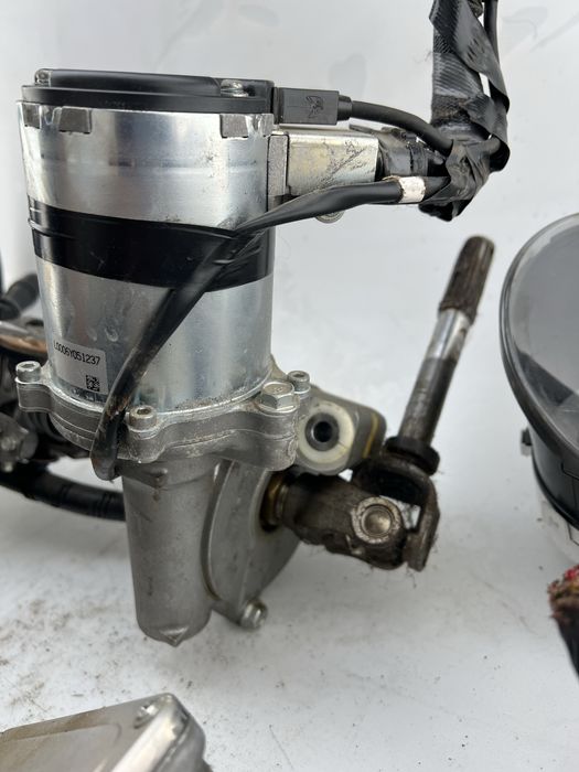 Toyota RAV 4 (XA30) Unitate/modul comandă servodirecție 8965042040 Toyota RAV 4 (XA30) Kit  pornire cu ECU motor și set