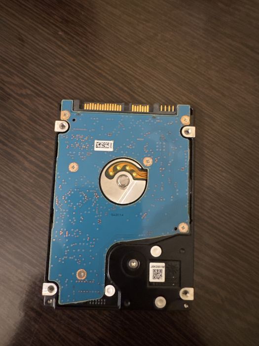 жёсткий диск Toshiba (HDD) формата 2,5”, с интерфейсом SATA