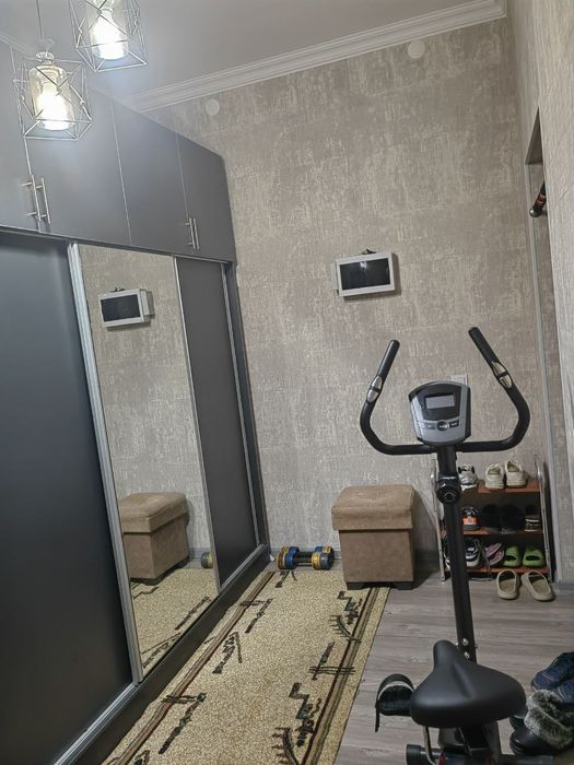 Motrid 2 xonali jixozlari bilan sotiladi