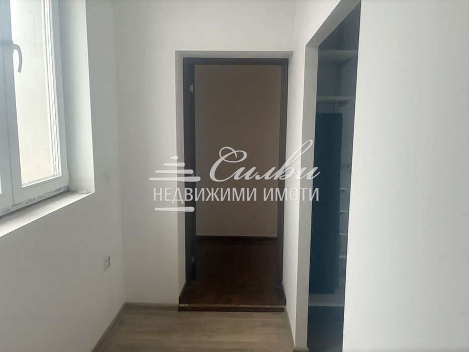 Тристаен ТУХЛЕН апартамент след ОСНОВЕН РЕМОНТ - кв. Добруджански!