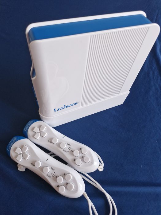 Consola de jocuri TV cu 250 de jocuri și 2 controlere wireless.