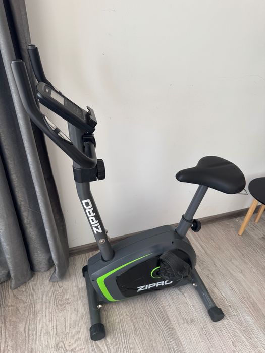 Продавам Велоергометър Zipro Drift