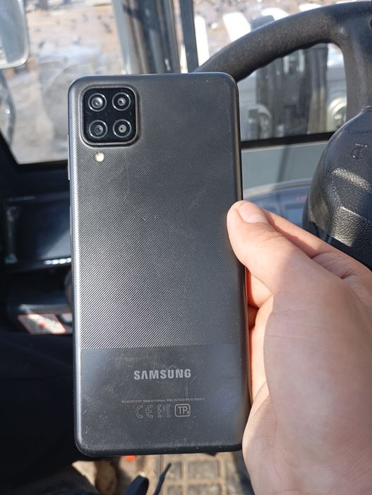 Продам обмен Самсунг А12