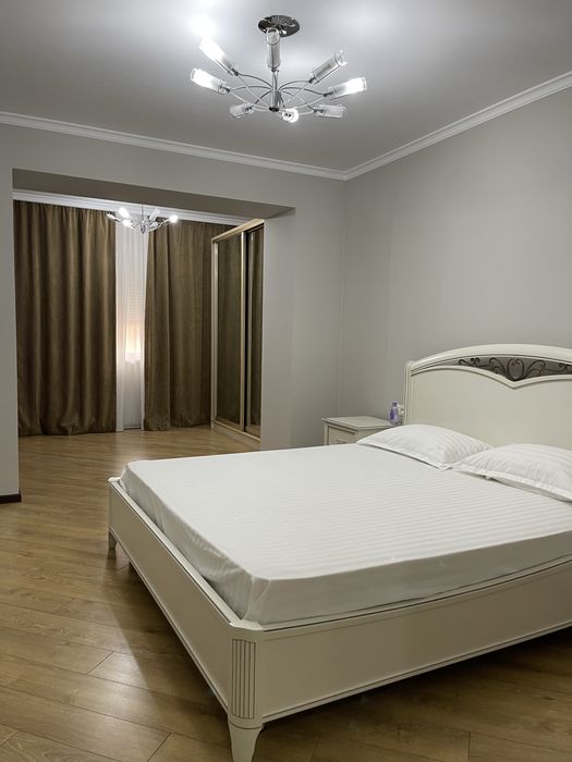 LUX-аренда.     4-комнатная квартира 240 м2