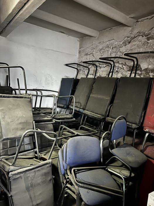 Стулья офисные