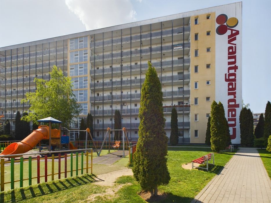 Inchiriez / regim hotelier apartament cu 3 camere