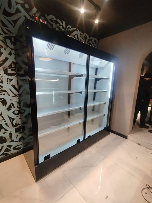 Продаю Шкаф Ветрина холодильник