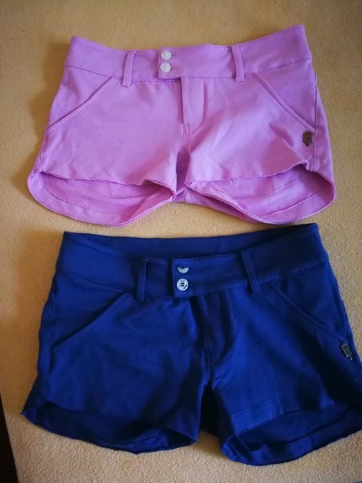 Vând  Pantaloni  și Accesorii