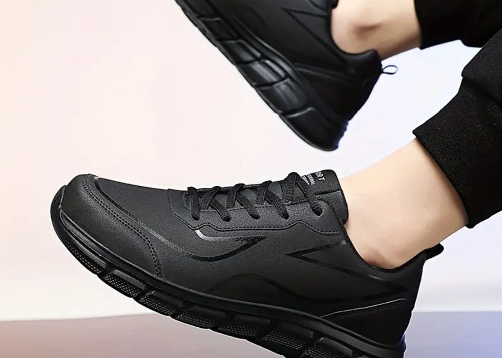 Мужские кроссовки великан