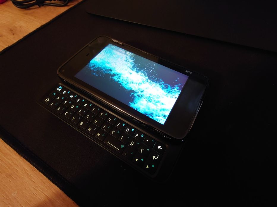 Nokia N900, Maemo, без бартери и пазарлъци
