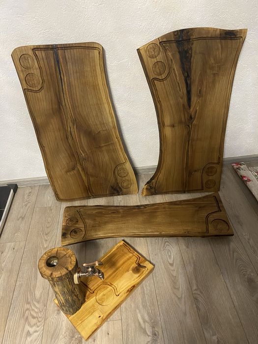 Дъски за сервиране с диспенсър за алкохол