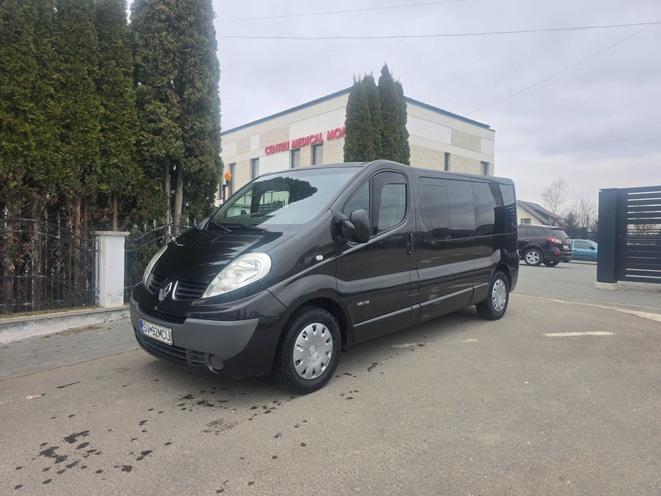 Renault Trafic 8+1 locuri