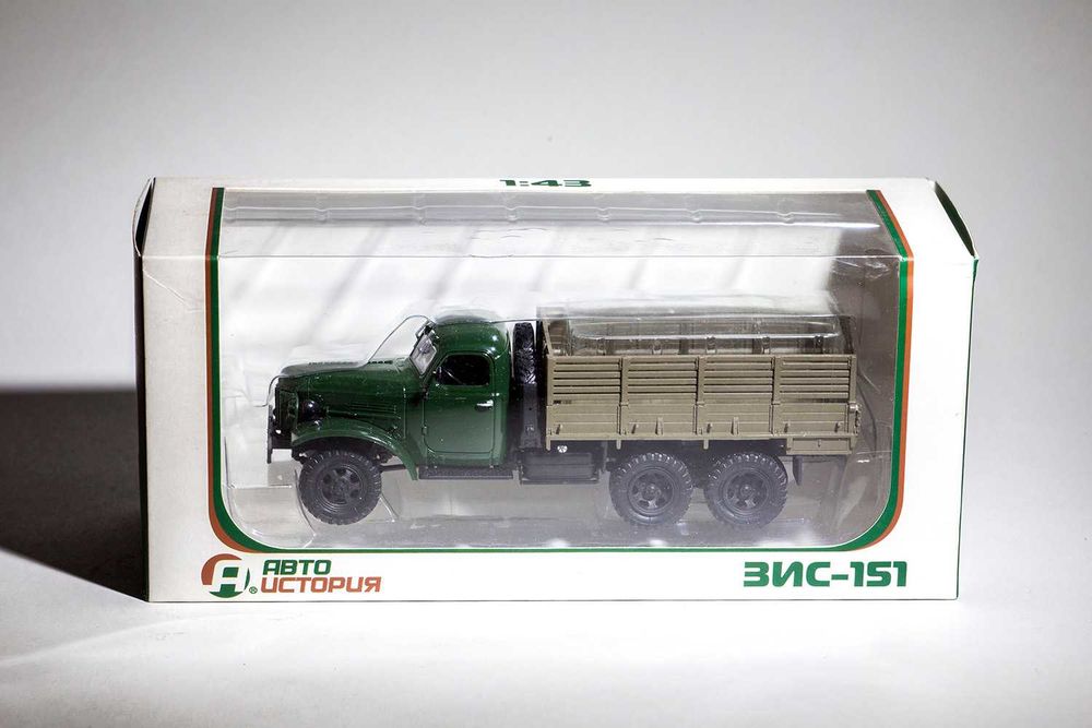 Бортовой грузовик ЗИС-151, фирма АвтоИстория, масштаб 1:43. Жми