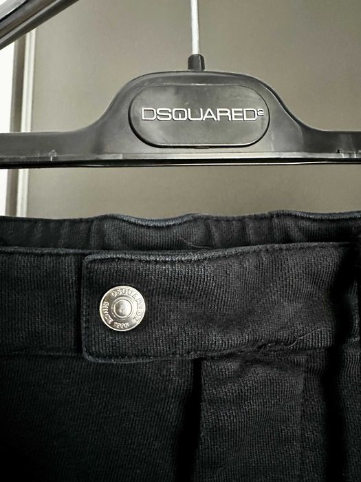 Dsquared2 Оригинално долнище (joggers) Цвят черен Размер М. ТОП кач-во