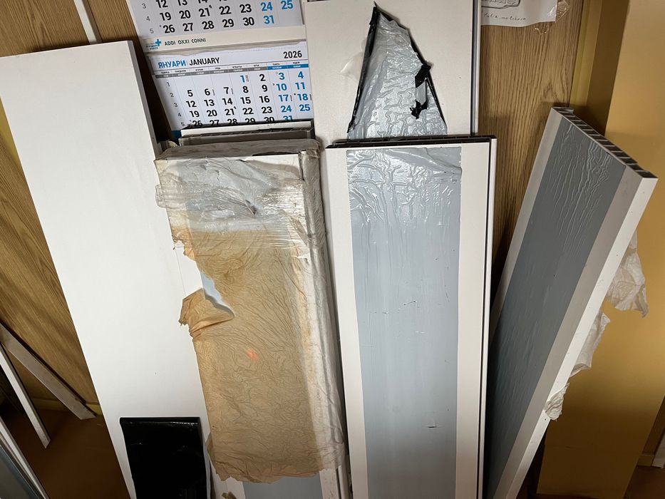 Под прозоречен перваз вътрешен 25 см. ширина